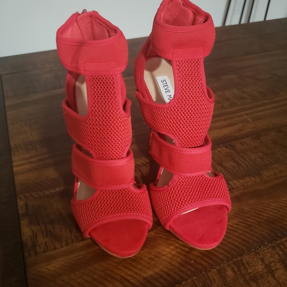 Steve Madden red heels size 8 and 6 - Picture 11 of 14